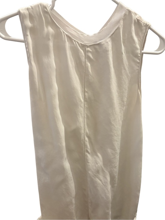 Vince Tops - Vince 100% silk sleeveless shell